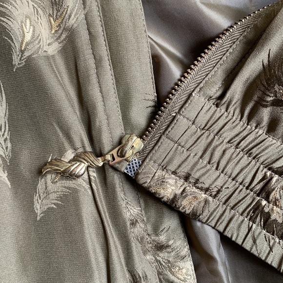 NWT Mureli Pure Silk Metallic Gold Feather Print Retro Bomber Jacket - Picture 6 of 13